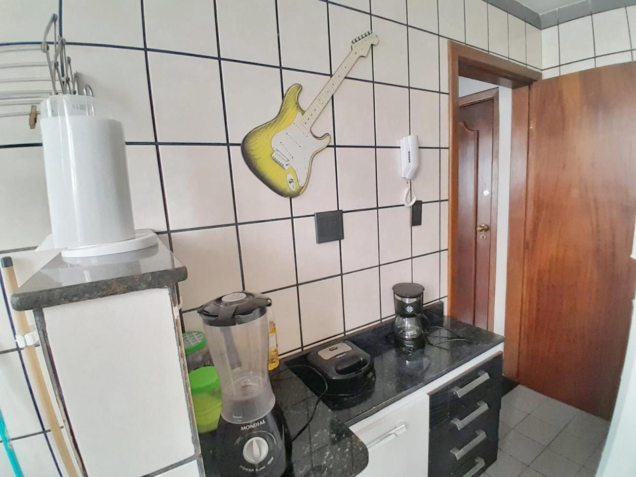 Apartamento Da Musica A 300 Metros Da Areia Da Praia Do Morro, Com 1 Quarto, Garagem, Tv Smart E Wi-Fi Guarapari Exterior photo